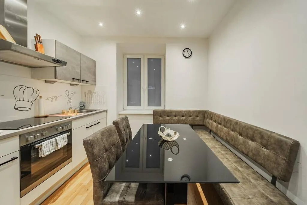 2 Bedroom Apartment Near Belvedere Castle Vienna Austria
